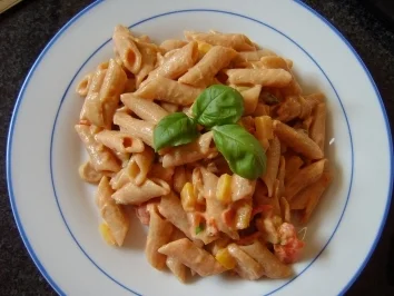 Schmand-Gemüse-Vollkornpenne - Rezept
