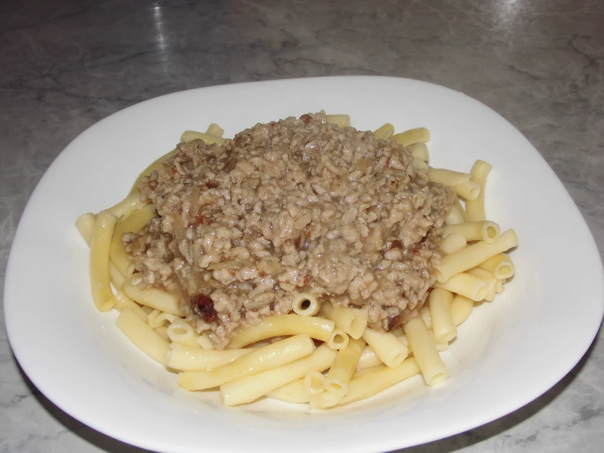 Rezept: Haschee - Mutter's Hackfleischsoße Bild Nr. 2 Haschee - Mutter's Hackfleischsoße - Rezept - Bild Nr. 2