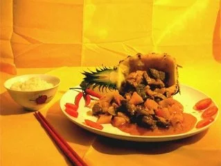 Rezept: Schweinefleisch Süß-Sauer an Ananas Schweinefleisch Süß-Sauer an Ananas - Rezept