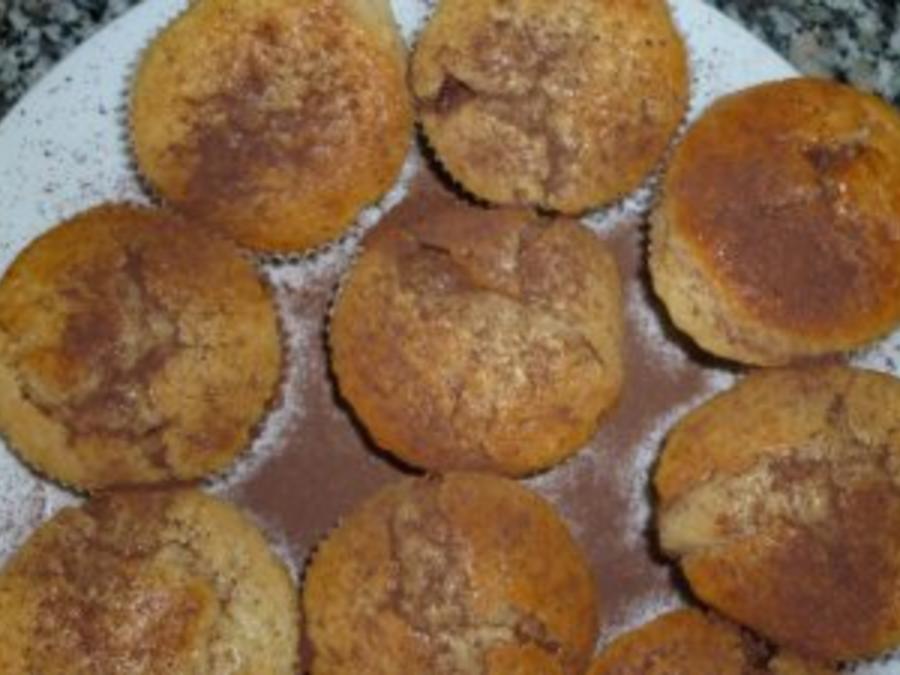 Eierlikör- Joghurt- Muffins mit leicht flüssigem Schokokern - einfach ...