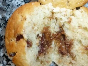 Eierlikör- Joghurt- Muffins mit leicht flüssigem Schokokern - Rezept - Bild Nr. 2