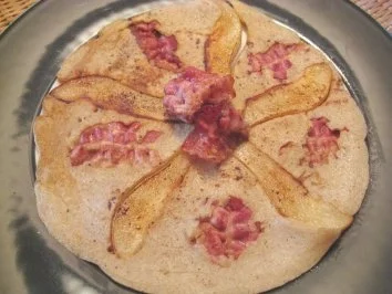 Buchweizenpfannkuchen mit Birne & Speck - Rezept