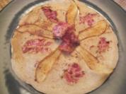 Rezept: Buchweizenpfannkuchen mit Birne & Speck Buchweizenpfannkuchen mit Birne & Speck - Rezept