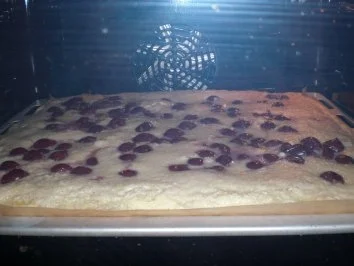 Kokos-Kirsch-Blechkuchen - Rezept