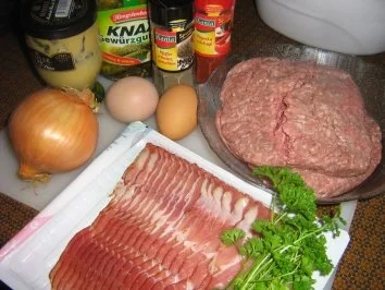 Rezept: Hackrouladen in Schwarzwälder Schinken gerollt mit Apfelrotkraut und Püree Bild Nr. 3 Hackrouladen in Schwarzwälder Schinken gerollt mit Apfelrotkraut und Püree - Rezept - Bild Nr. 3