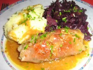 Rezept: Hackrouladen in Schwarzwälder Schinken gerollt mit Apfelrotkraut und Püree Bild Nr. 2 Hackrouladen in Schwarzwälder Schinken gerollt mit Apfelrotkraut und Püree - Rezept - Bild Nr. 2