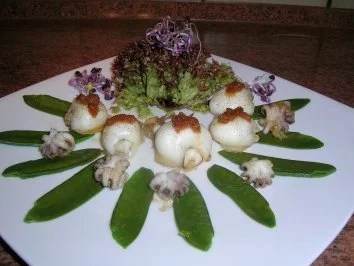 Minikalamaris an Salat und Zuckerschoten - Rezept - Bild Nr. 2