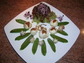 Minikalamaris an Salat und Zuckerschoten - Rezept - Bild Nr. 3