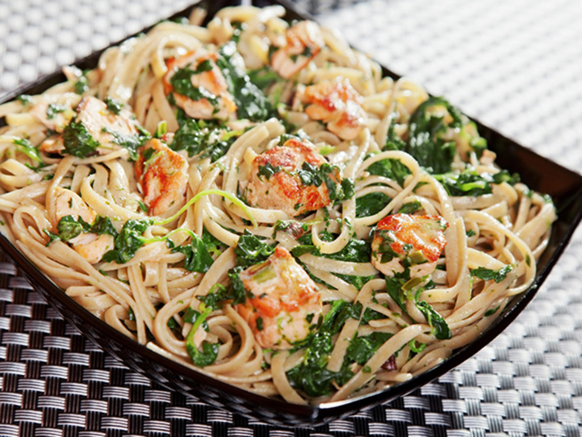 Sahne-Sauce mit Lachs und Spinat für Pasta - Rezept - Bild Nr. 2