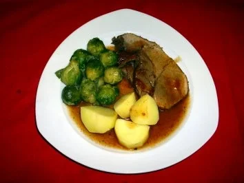 Schweinebraten mit Rosenkohl - Rezept