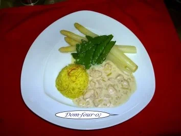 Rezept: Kalbsragou in Sherry mit Spargel und Zuckerschoten Kalbsragou in Sherry mit Spargel und Zuckerschoten - Rezept