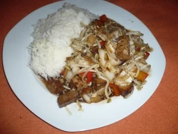 Gebratener Tofu mit Gemüse - Rezept