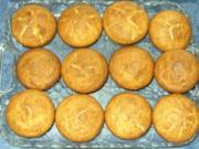 Kleingebäck - Ananas-Mohn-Muffins mit Eierlikör - Rezept
