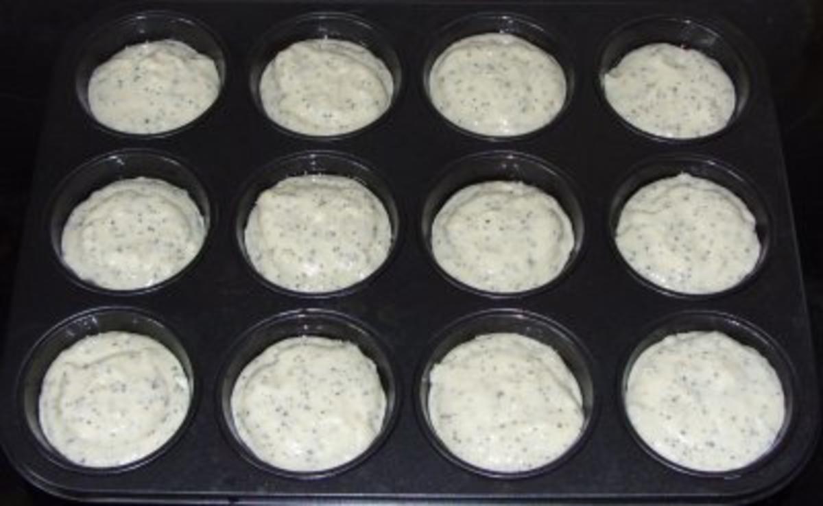 Kleingebäck - Ananas-Mohn-Muffins mit Eierlikör - Rezept - Bild Nr. 2