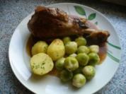 Putenschenkel, Rosenkohl, Salzkartoffeln - Rezept