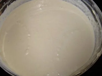 Rezept: DESSERT: Bergische Waffeln mit Himbeeren und Sahne DESSERT: Bergische Waffeln mit Himbeeren und Sahne - Rezept