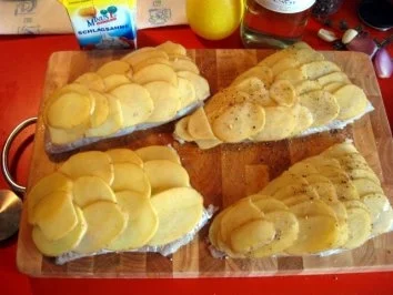 Rezept: Fischfilet im Kartoffelmantel auf Gartengemüse mit Rosmarin Bild Nr. 5 Fischfilet im Kartoffelmantel auf Gartengemüse mit Rosmarin - Rezept - Bild Nr. 5