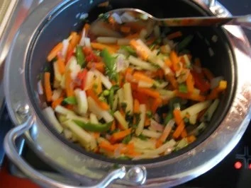 Rezept: Fischfilet im Kartoffelmantel auf Gartengemüse mit Rosmarin Bild Nr. 9 Fischfilet im Kartoffelmantel auf Gartengemüse mit Rosmarin - Rezept - Bild Nr. 9