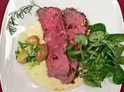 Verstecktes Roastbeef an Feldsalat und Sahnebratlingen - Rezept