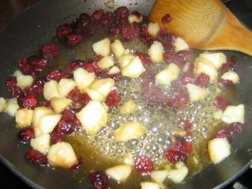 Cranberrie-Birnen Dessert mit karamelisierten  Walnüssen - Rezept - Bild Nr. 4