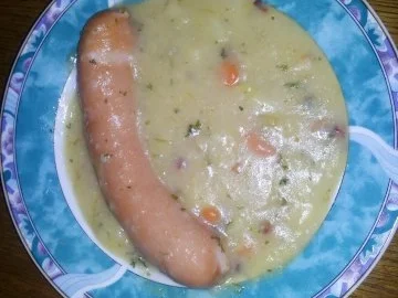 Moni's Kartoffelsuppe mit Bockwurst - Rezept - Bild Nr. 2