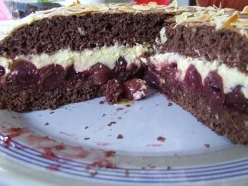 Schoko-Kirsch-Bienenstich - Rezept - Bild Nr. 2