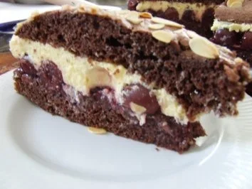 Schoko-Kirsch-Bienenstich - Rezept - Bild Nr. 3