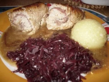 Gefüllte Putenröllchen auf Süß-Sauer Rotkohl - Rezept - Bild Nr. 2