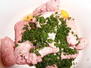 Rezept: Fl/Rind/Schwein: Hackbraten mit Champignonsauce Bild Nr. 2 Fl/Rind/Schwein: Hackbraten mit Champignonsauce - Rezept - Bild Nr. 2