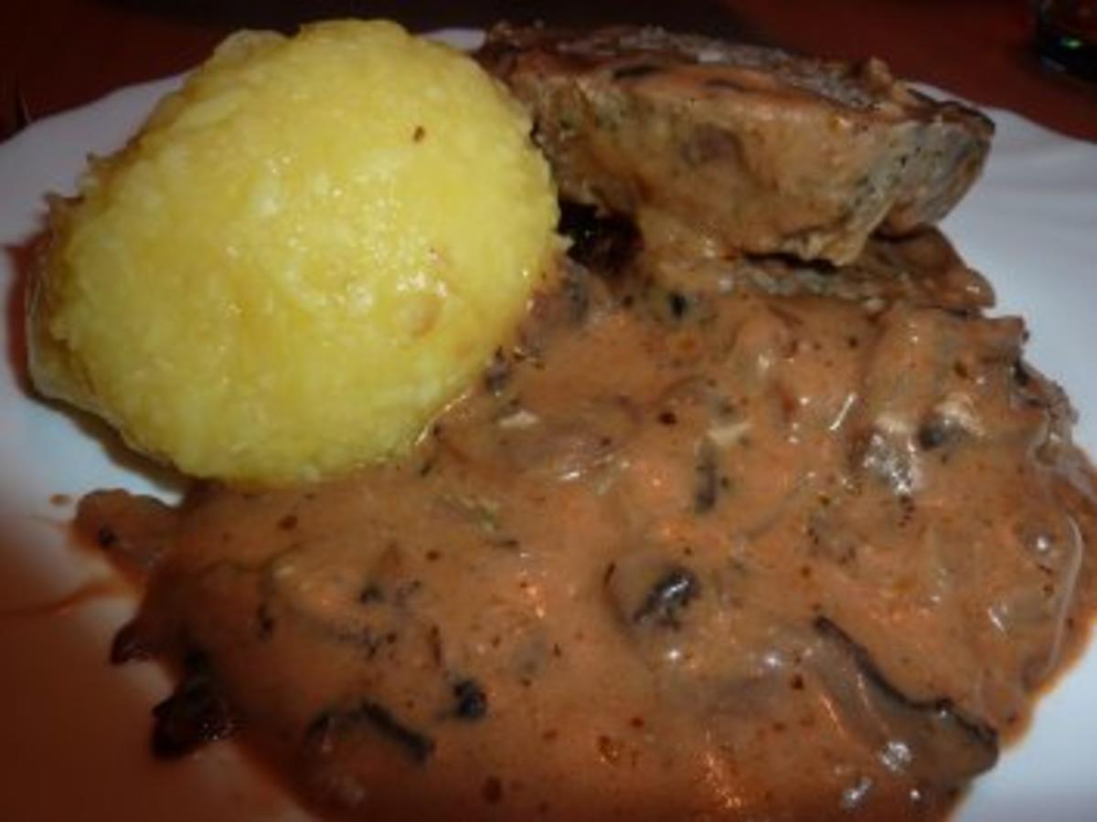 Fl/Rind/Schwein: Hackbraten mit Champignonsauce - einfach - von BK858