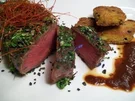 Kräutergarten-Rumpsteak mit gebratenen Trüffel-Pilz-Polentarauten an Barolosauce - Rezept