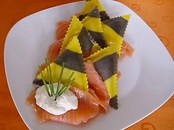 Triangoli Harlekin mit Lachs & Meerrettich - Rezept - Bild Nr. 2