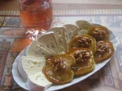 Glasierte Apfel-Walnussscheiben mit Blauschimmelkäse - Rezept