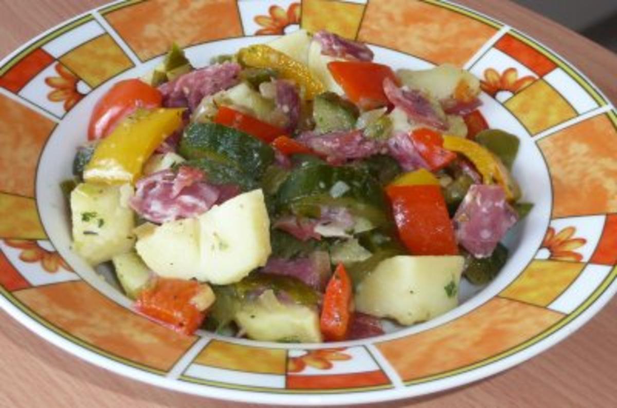 Salate: Warmer Kartoffelsalat nach italienischer Art - Rezept