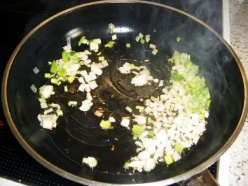 Eier in Tomatensoße übergrillt - Rezept - Bild Nr. 3