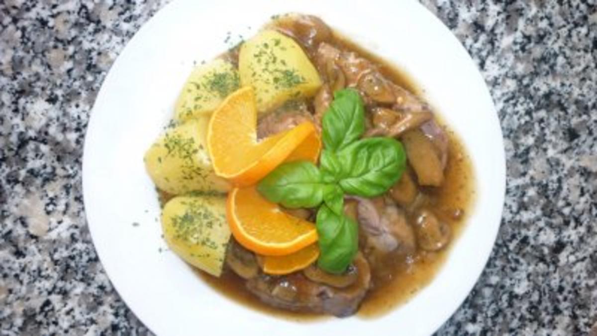 Putenoberkeule in Orangen - Espresso - Sauce - Rezept