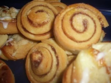 Rezept: Süße Mini-Zimtschnecken Bild Nr. 2 Süße Mini-Zimtschnecken - Rezept - Bild Nr. 2