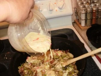 Rezept: Pie- Lauch, Zwiebel und Karoffell Pie gebacken in einer leckeren Kurste - Amerikanisch Bild Nr. 6 Pie- Lauch, Zwiebel und Karoffell Pie gebacken in einer leckeren Kurste - Amerikanisch - Rezept - Bild Nr. 6