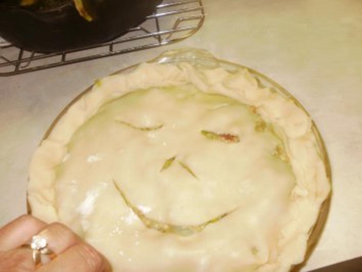 Pie- Lauch, Zwiebel und Karoffell Pie  gebacken in einer leckeren Kurste - Amerikanisch - Rezept - Bild Nr. 8