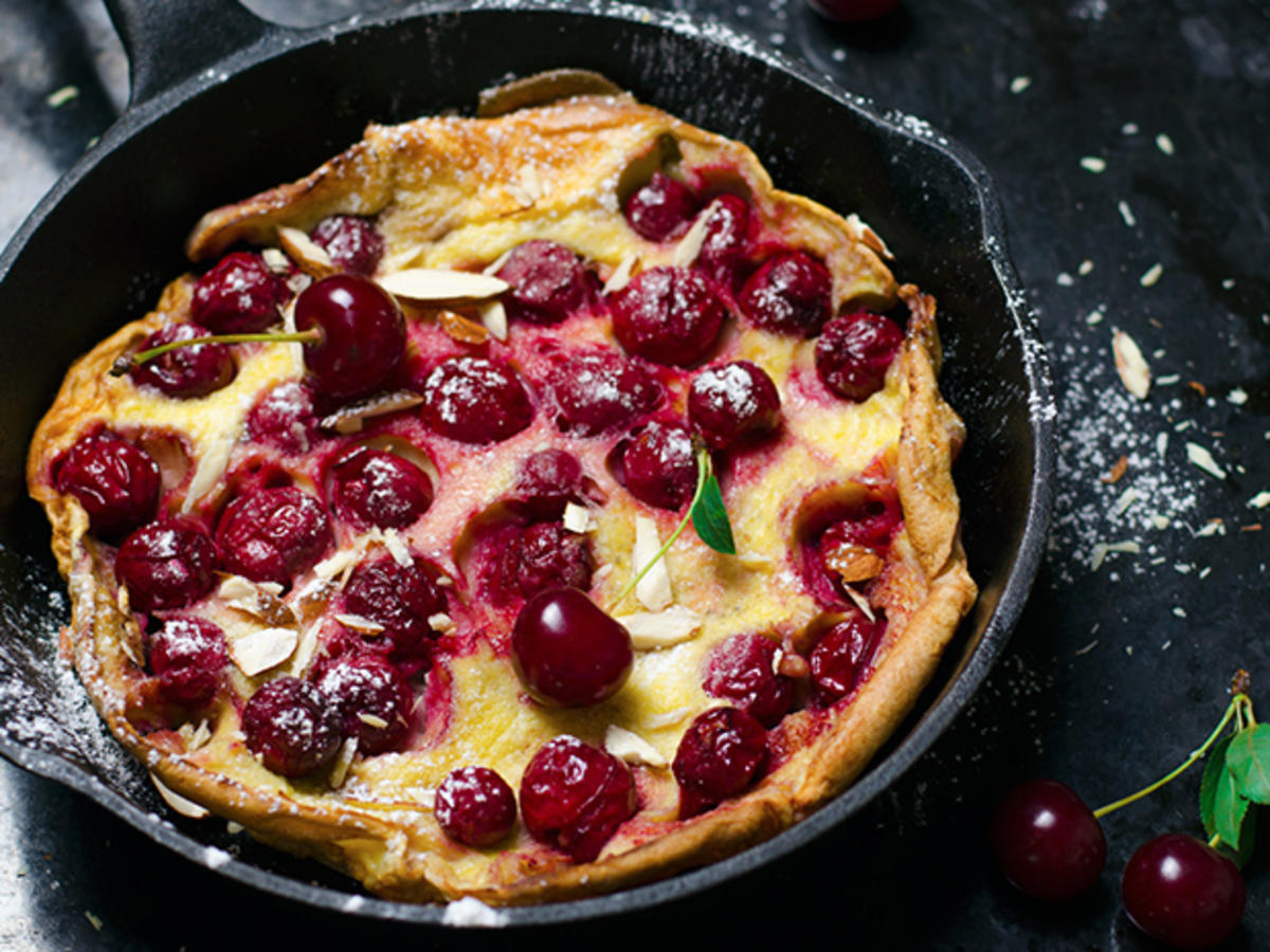 Pfannkuchen : Kirschpfannkuchen nach Oma´s Art mit Zucker und Zimt ...