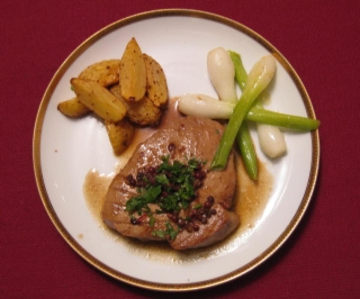 Bilder für California-Tunasteak mit Lauchzwiebeln und rotem Pfeffer - Rezept