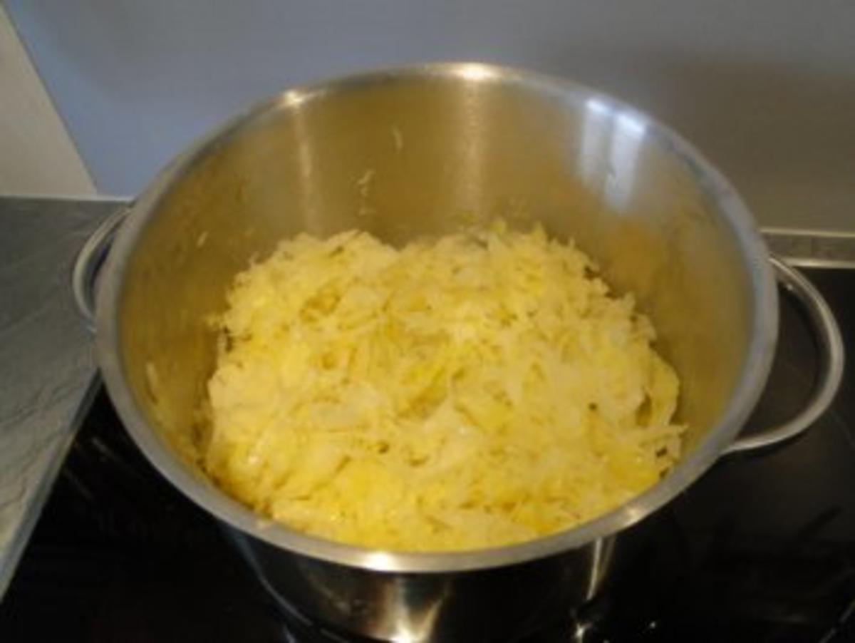 Spitzkohl mit Kartoffelpüree und Pilze untereinander, dazu Putenschnitzel   (Fotos) - Rezept - Bild Nr. 4