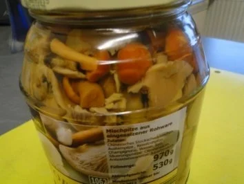 Spitzkohl mit Kartoffelpüree und Pilze untereinander, dazu Putenschnitzel   (Fotos) - Rezept - Bild Nr. 5