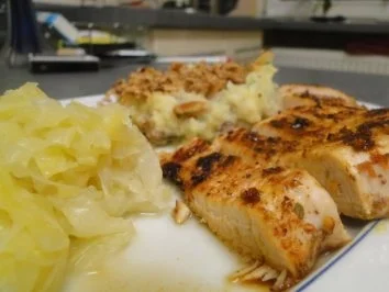 Spitzkohl mit Kartoffelpüree und Pilze untereinander, dazu Putenschnitzel   (Fotos) - Rezept - Bild Nr. 9