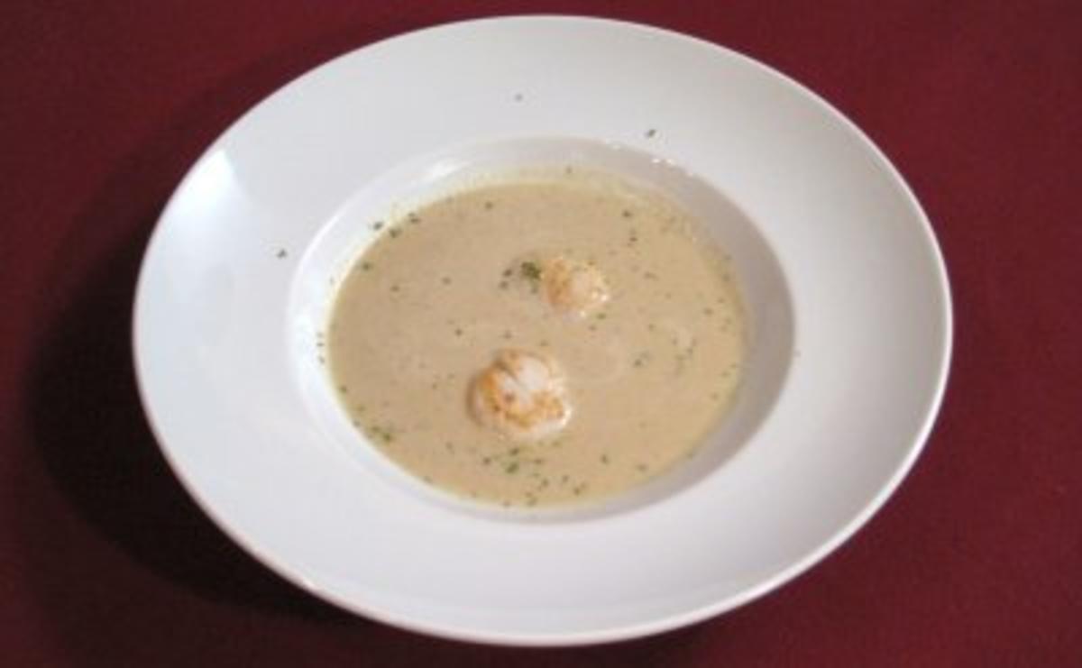 Bilder für Knoblauchsuppe mit gebratenen Jakobsmuscheln - Rezept