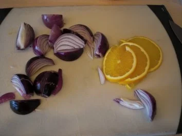 Feigengefüllte Hähnchenbrust mit Zwiebeln und Portwein-Orangensauce - Rezept - Bild Nr. 2