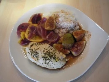 Feigengefüllte Hähnchenbrust mit Zwiebeln und Portwein-Orangensauce - Rezept