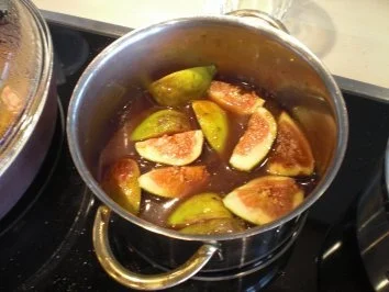 Feigengefüllte Hähnchenbrust mit Zwiebeln und Portwein-Orangensauce - Rezept - Bild Nr. 7