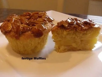 Rezept: Muffin: APFELMUFFIN ... unter Mandelhaube Muffin: APFELMUFFIN ... unter Mandelhaube - Rezept