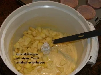 Rezept: Muffin: APFELMUFFIN ... unter Mandelhaube Bild Nr. 4 Muffin: APFELMUFFIN ... unter Mandelhaube - Rezept - Bild Nr. 4